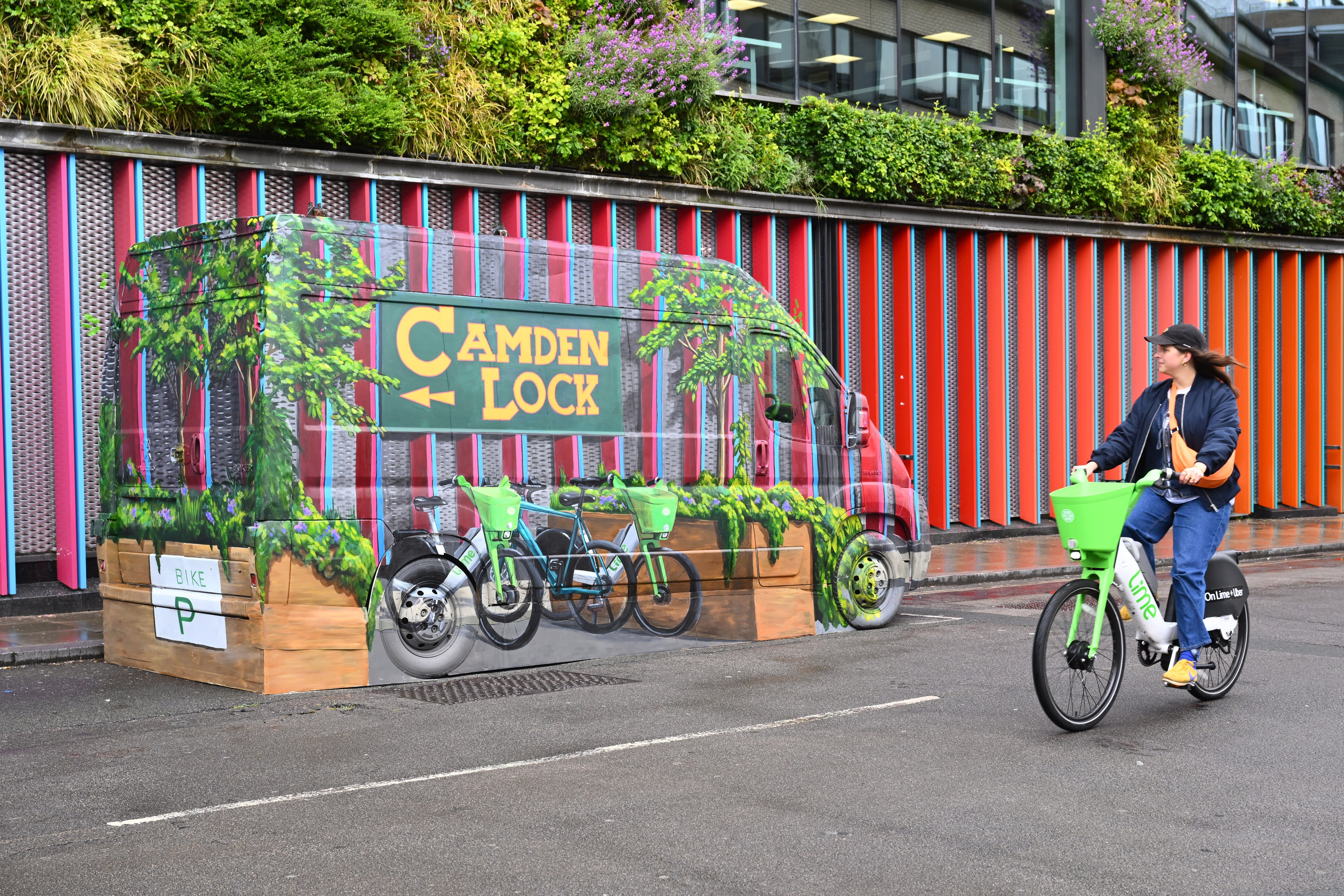 Creative AutoTransport Campaign of the Year-GOLD-Words+Pixels