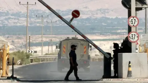 A Pair of Victims Killed in Attack Adjacent to West Bank-Jordan Checkpoint, IDF States